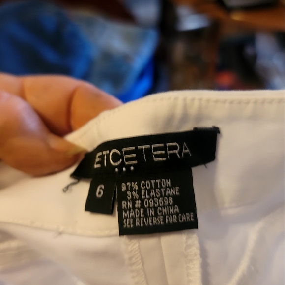 Etcetera size 6 White Brumda zip pockets zip hook closure Brumda Shorts..NICE... - Picture 11 of 12